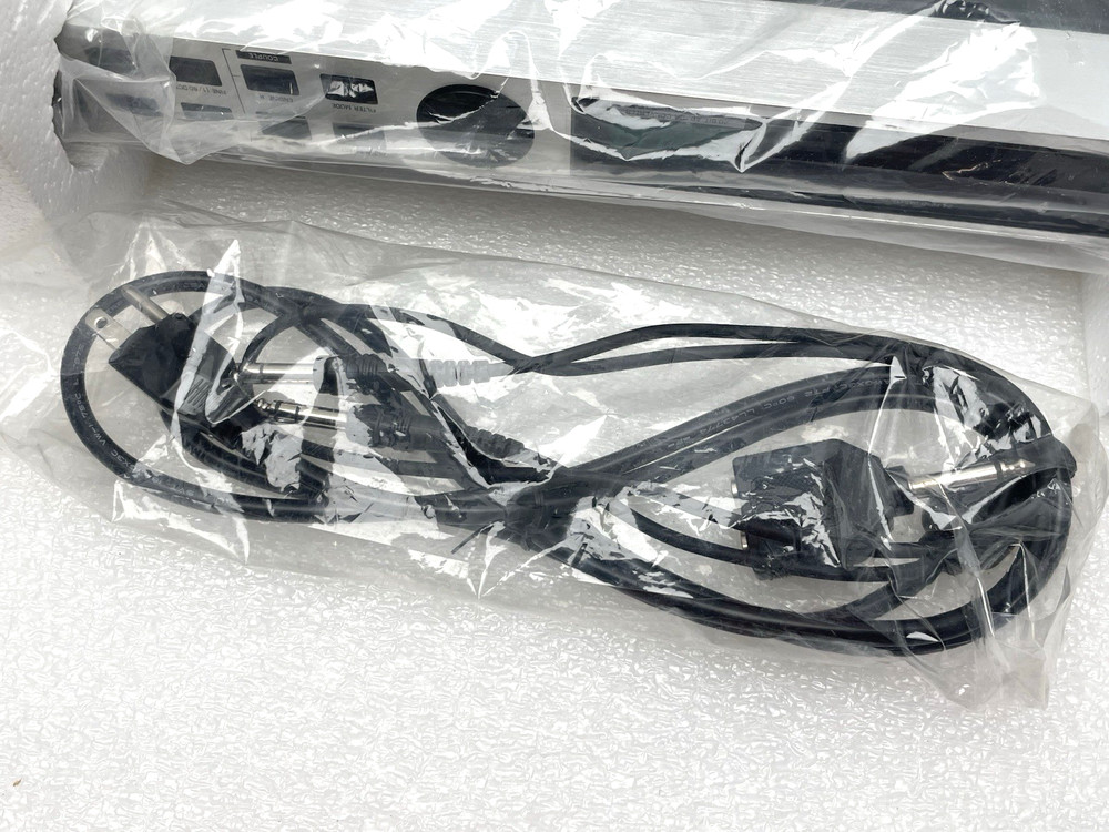 MINT BEHRINGER FEEDBACK DESTROYER PRO PARAMETRIC EQ DSP 1100P