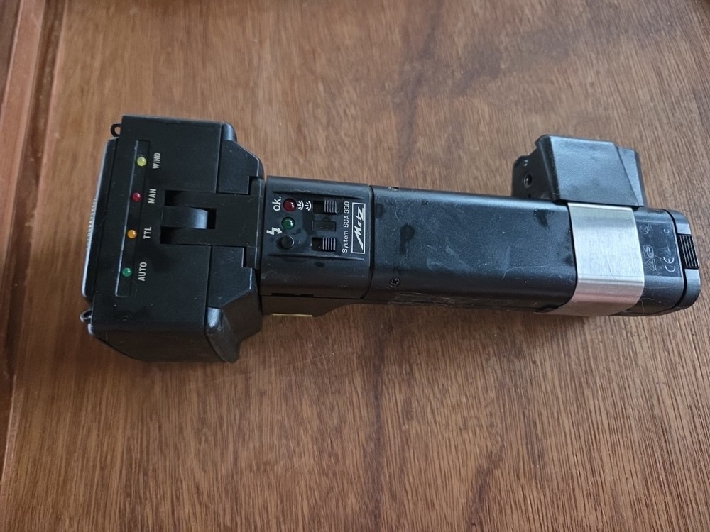 Mecablitz Model METZ 45 CL-4 Digital Flash Attachment Read Description