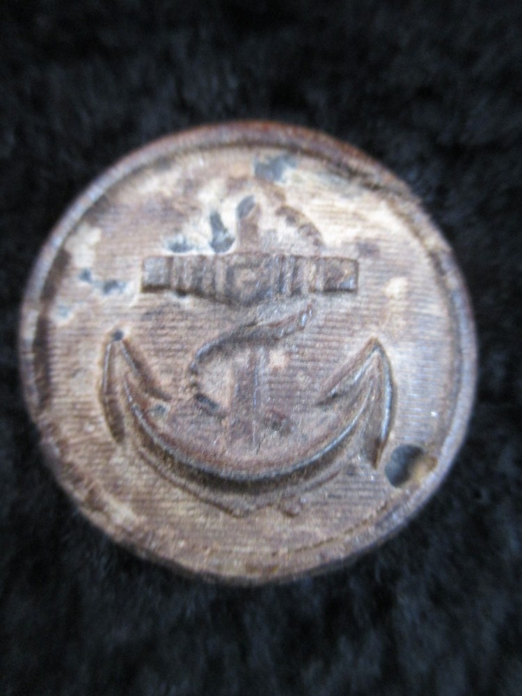 RARE - WW2 GERMAN 'KRIEGSMARINE' NAVY BUTTON --