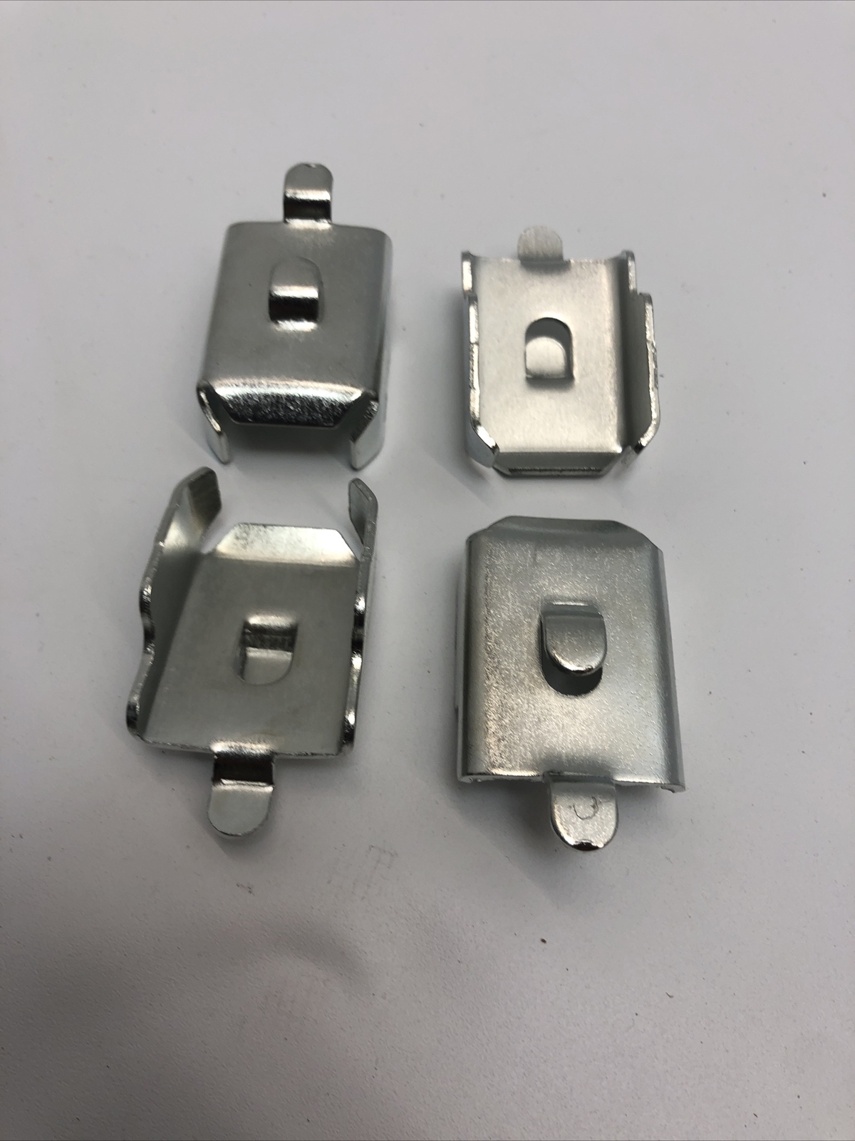 Set Of 4 Global Industrial Extra Shelf Clips, Steel,  Model #234071