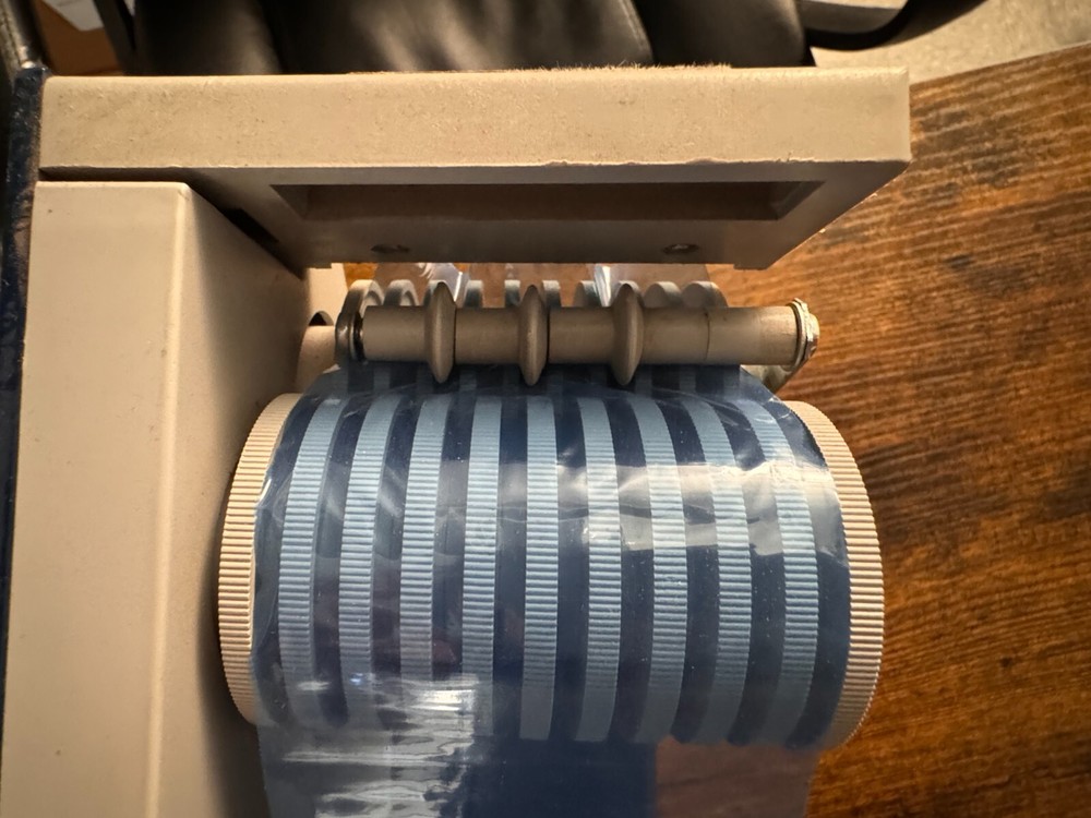 SL-3 TAPE DISPENSER