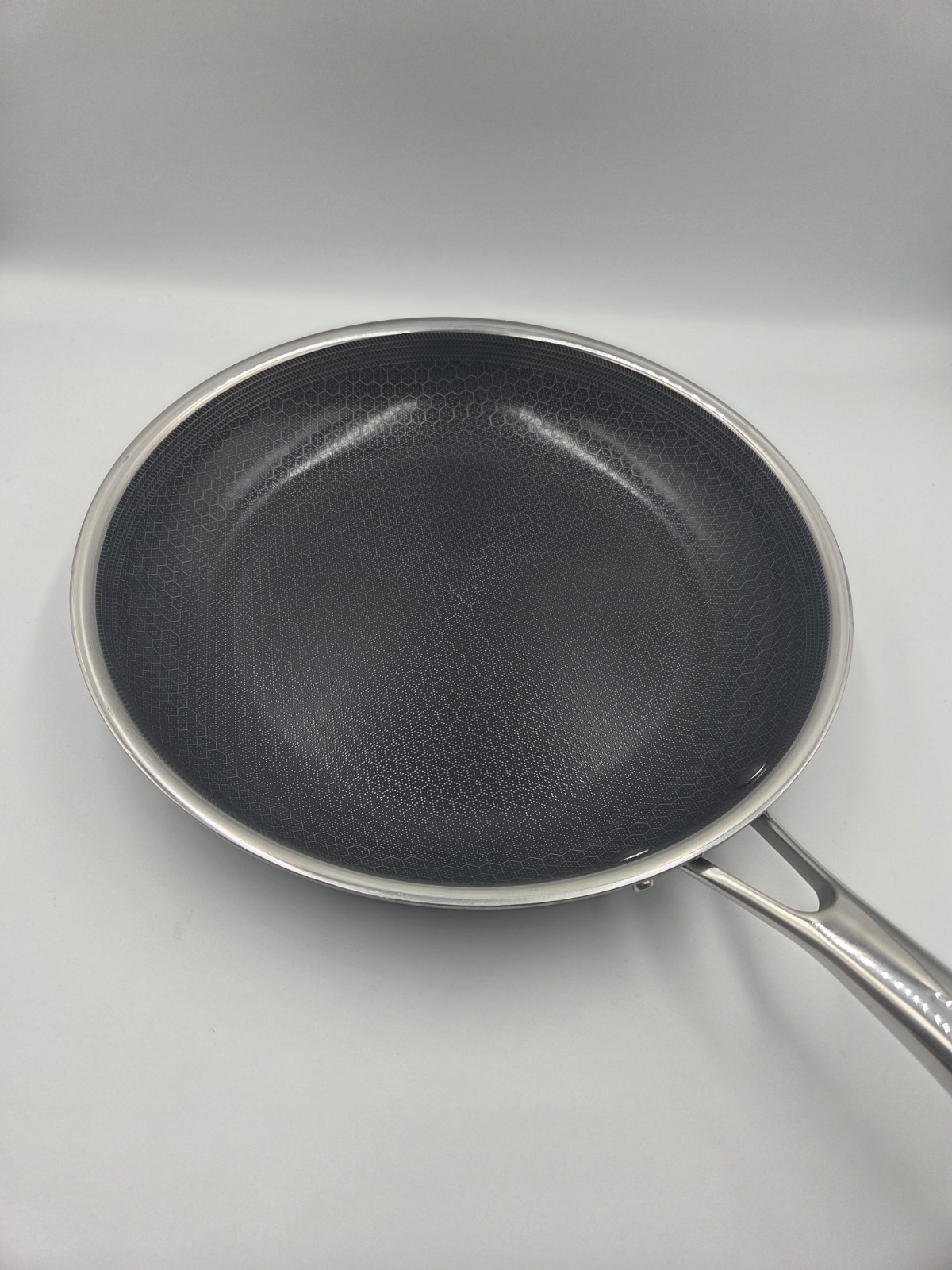 HexClad Hypbrid Nonstick Stainless Steel 10" Frying Pan, No Lid - Good Condition