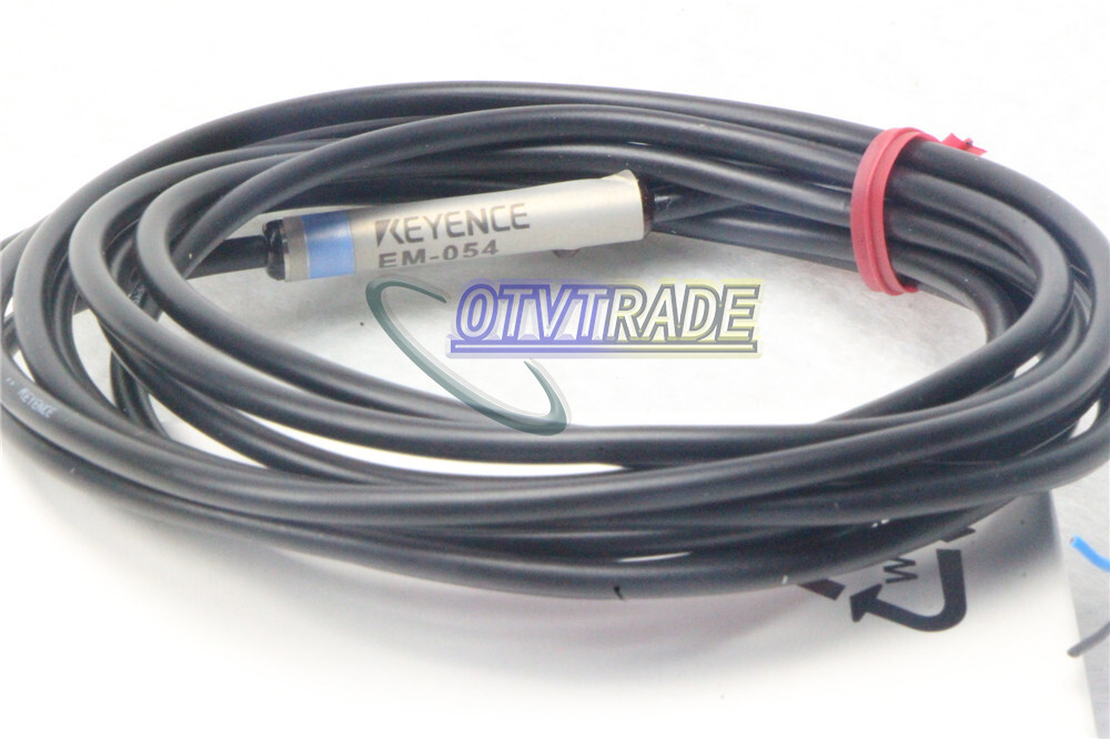 ONE Keyence EM-054 EM054 Proximity sensor