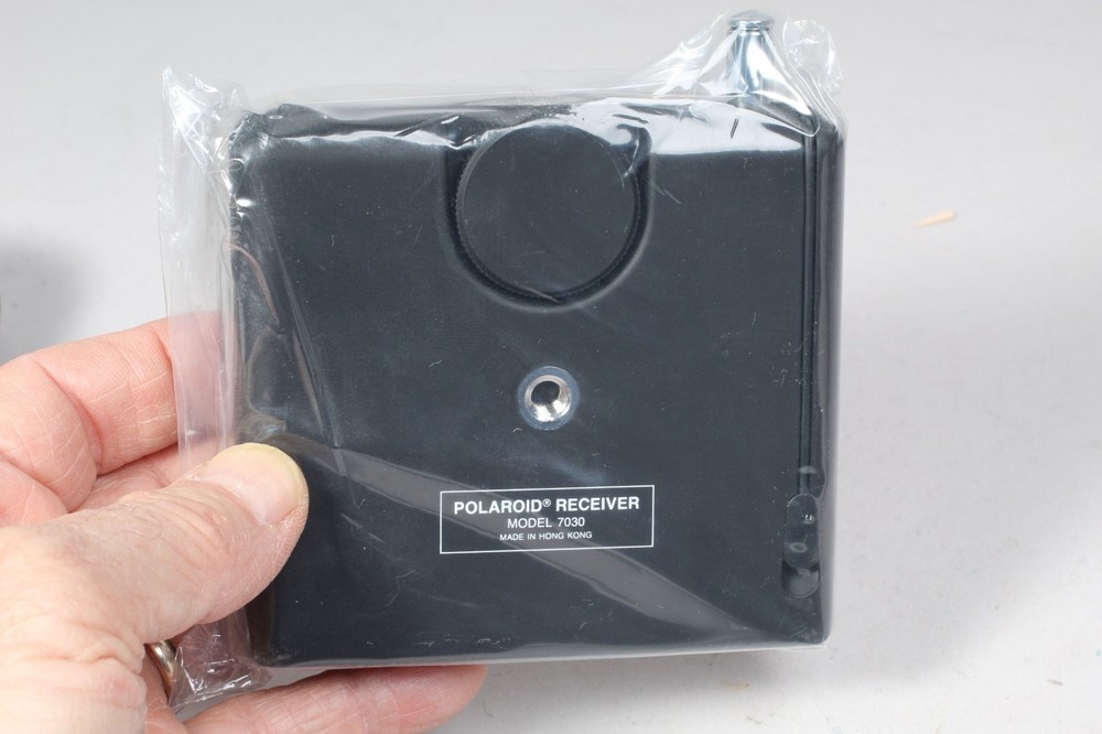 NOS POLAROID MODEL 7030 RECEIVER & 7020 TRANSMITTER REMOTE TRIGGER SET W CASE