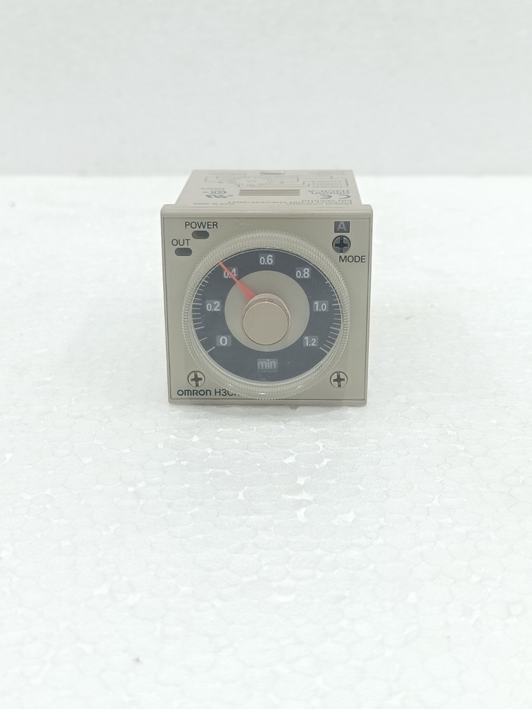 OMRON H3CR-A 24V AC/DC MULTI-FUNCTION ANALOG TIMER 11-PIN BASE NEW OLD STOCK