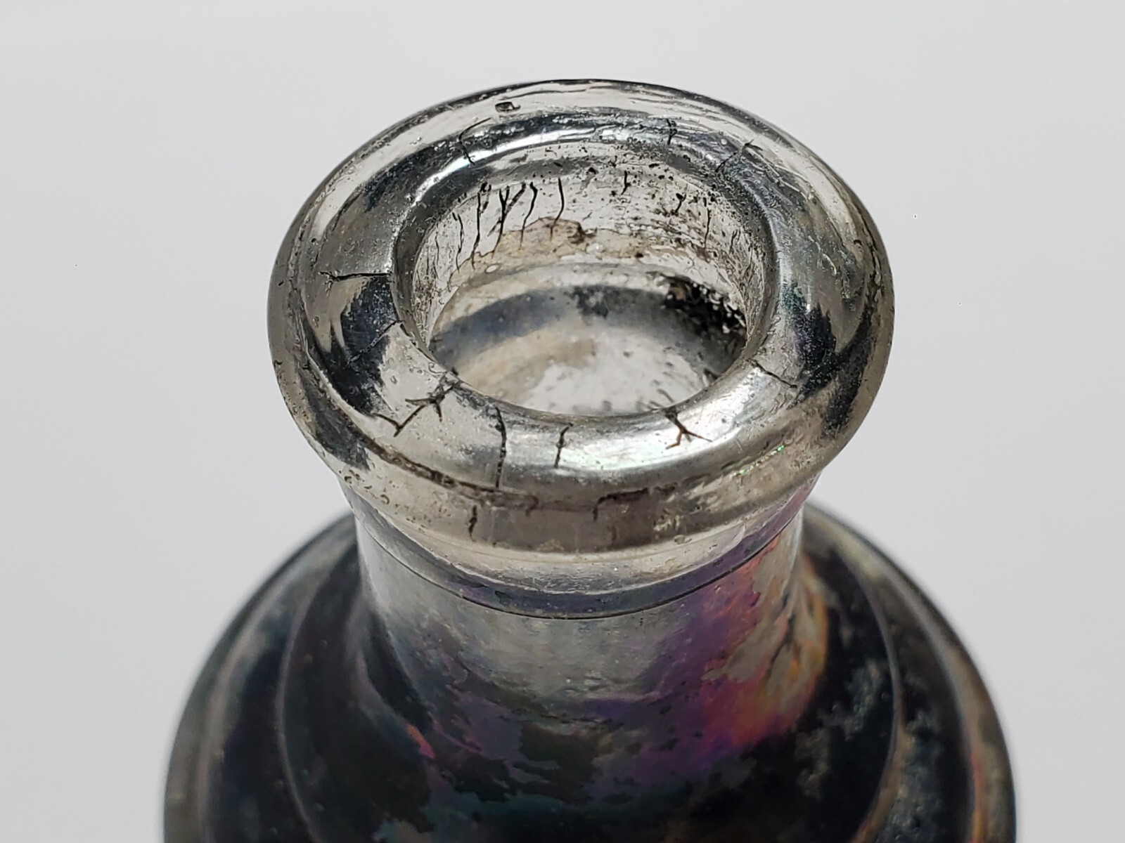 Antique Inkwell from the 1800s «1/18 Co». Heavy thick glass.