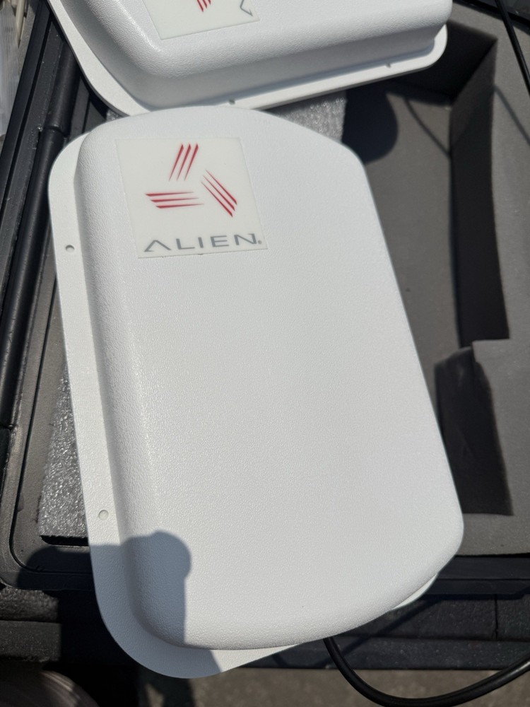 ALIEN RFID ALR-9800-DEVC DEVELOPMENT KIT With Two Antennas