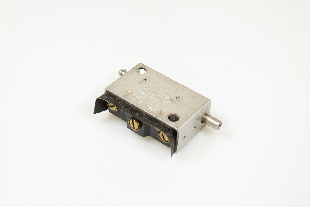 1AC2 Microswitch Push Switch