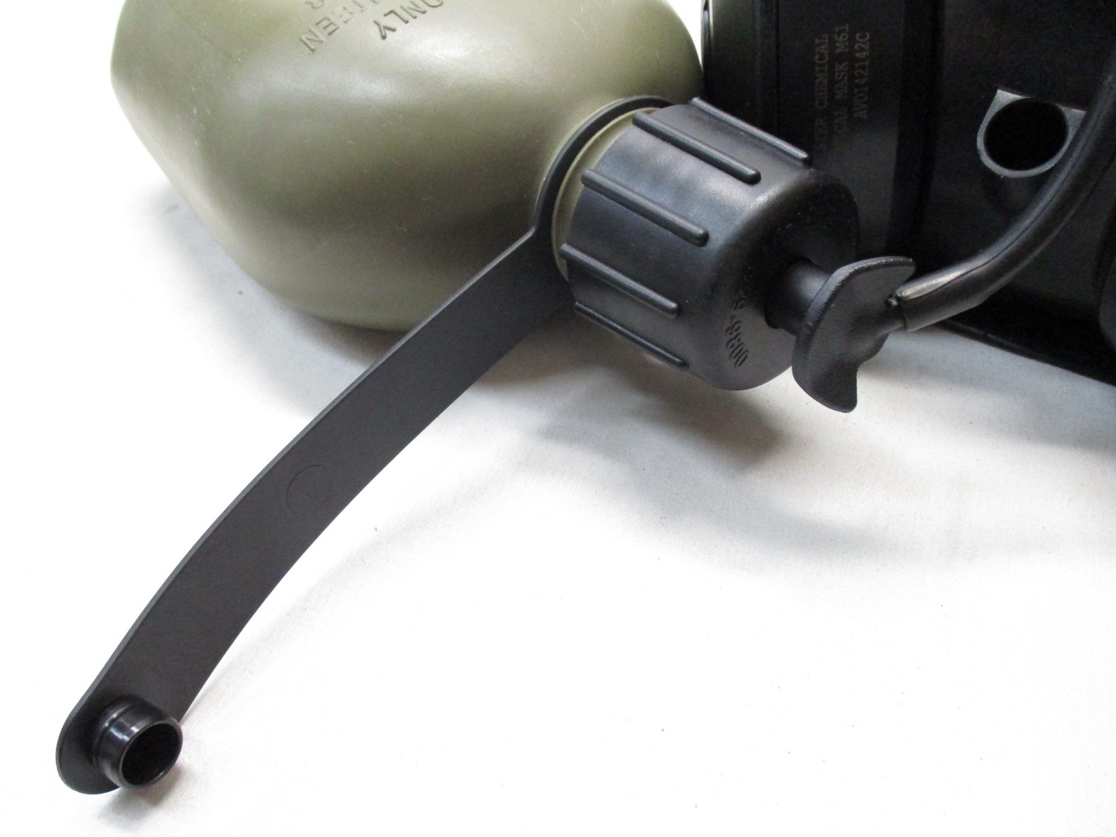 AVON M50 GAS MASK WATER CANTEEN CAP ADAPTER LID M51 JSGPM 1 or 2 QUART