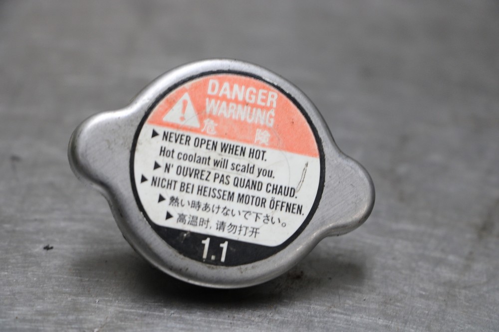 04-05 Honda CBR 1000RR Engine Radiator Cap