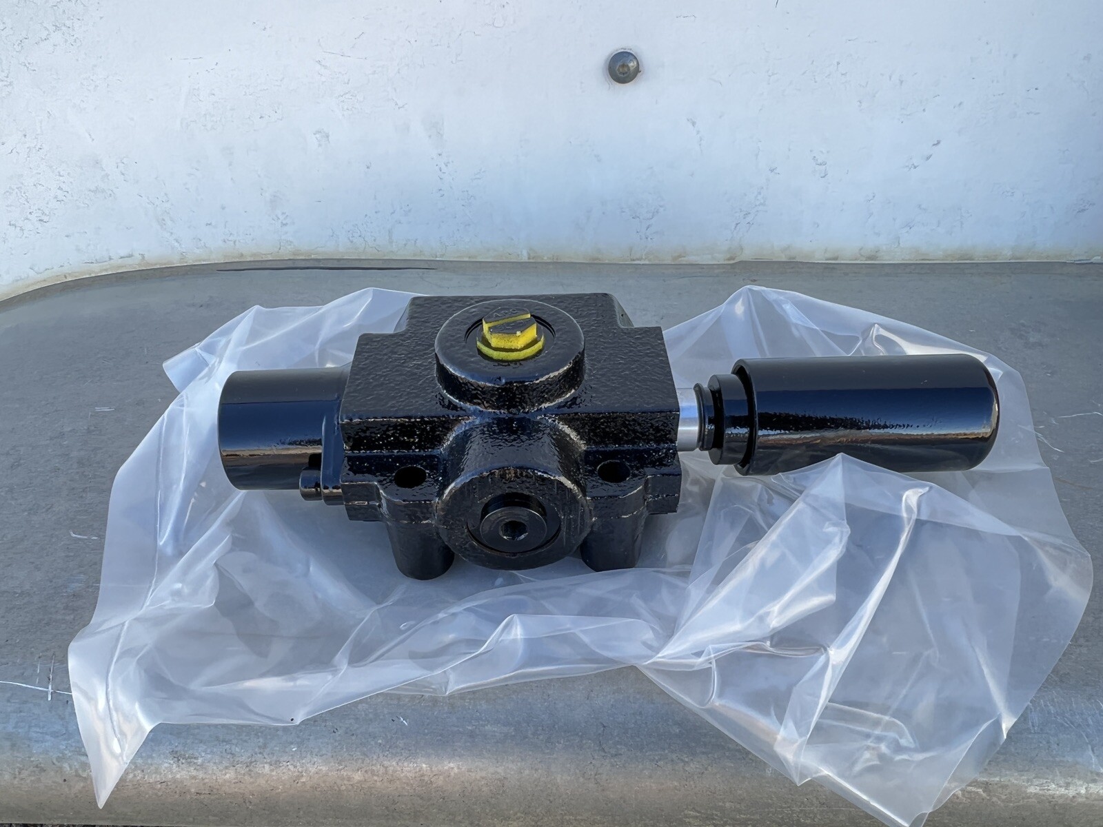 New Prince SS-2A1D Selector Valve, 3 Ways, 2 Positions, 2500 psi, 20 gpm, 1/2"