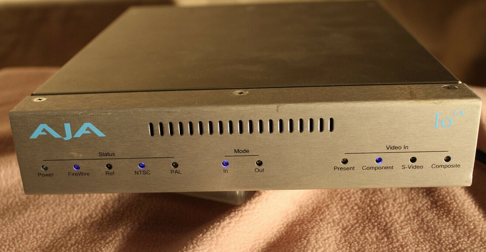 AJA lo LA G31379 External Video Capture Device Breakout Box (USE)
