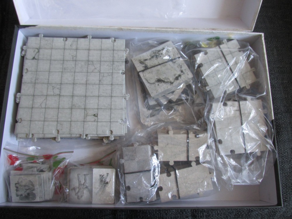 FANTASY WORLD CREATOR INTERLOCKING TILES 500+ ITEMS COMPLETE BOARDGAME BOXED GSP