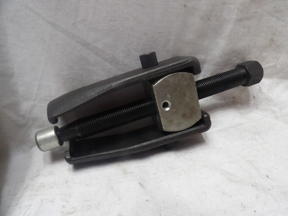 Truecraft Alternator & Power Steering Pump Pulley Puller 2818A - USA