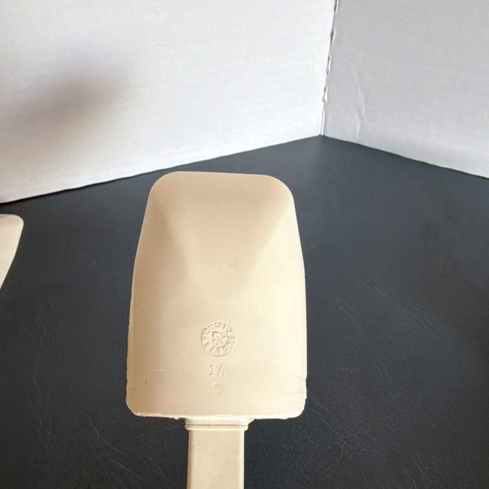 The Pampered Chef Plastic Scoop Set Square Shape 4 Pieces