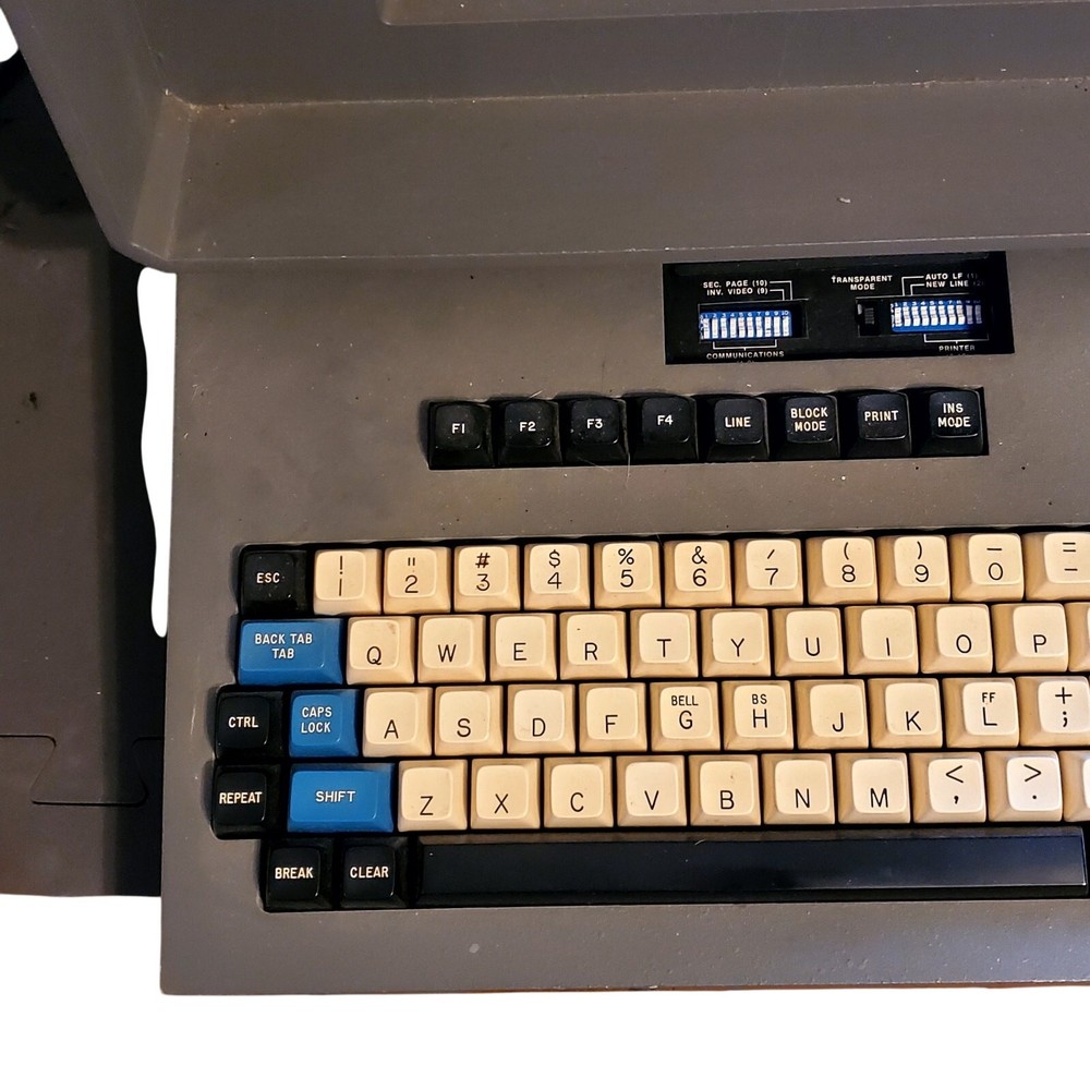 Perkin Elmer 550s CRT Video Terminal Computer Vtg Powers On