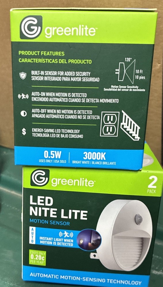 4-Pack Greenlite LED Motion Sensor Night Light Plug-In Auto - NEW