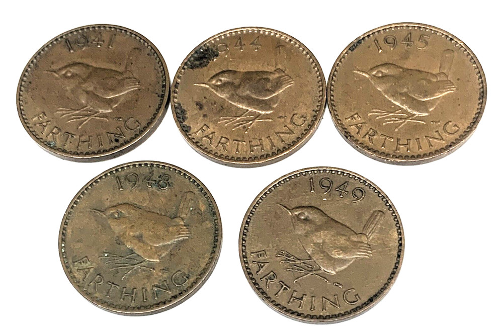 # C9183    GREAT BRITAIN  FARTHINGS   COINS,  5 DIFFERENT  DATES