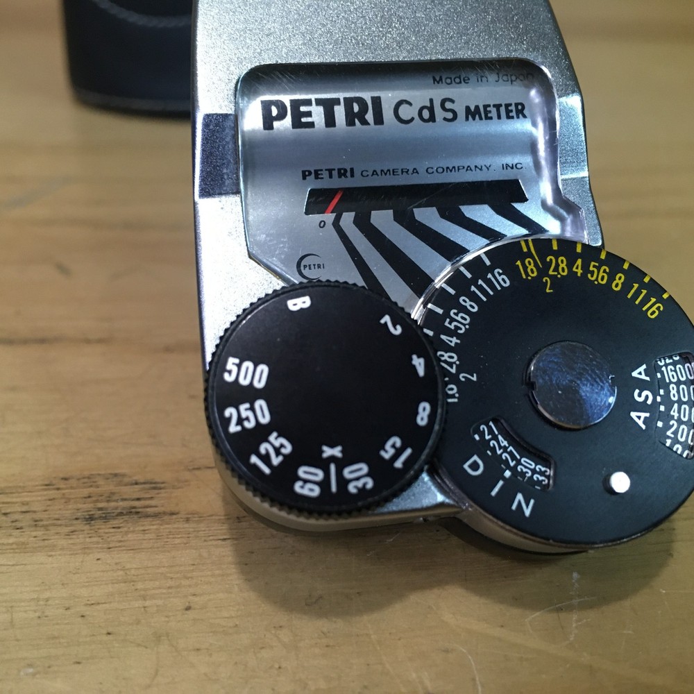 Vintage PETRI CdS CLIP-ON CAMERA LIGHT METER