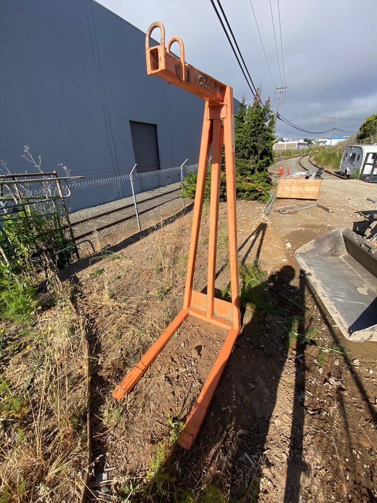 Cleasby HF2000 crane hoisting forks