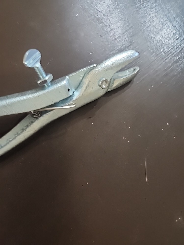Decker’s Hill Ringer Hog Ringer Pliers. 6.5”
