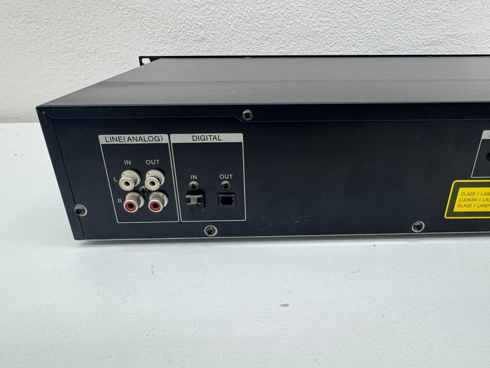 Sony MiniDisc Deck Professional Recorder Player MDS-E55 19” Rack Used