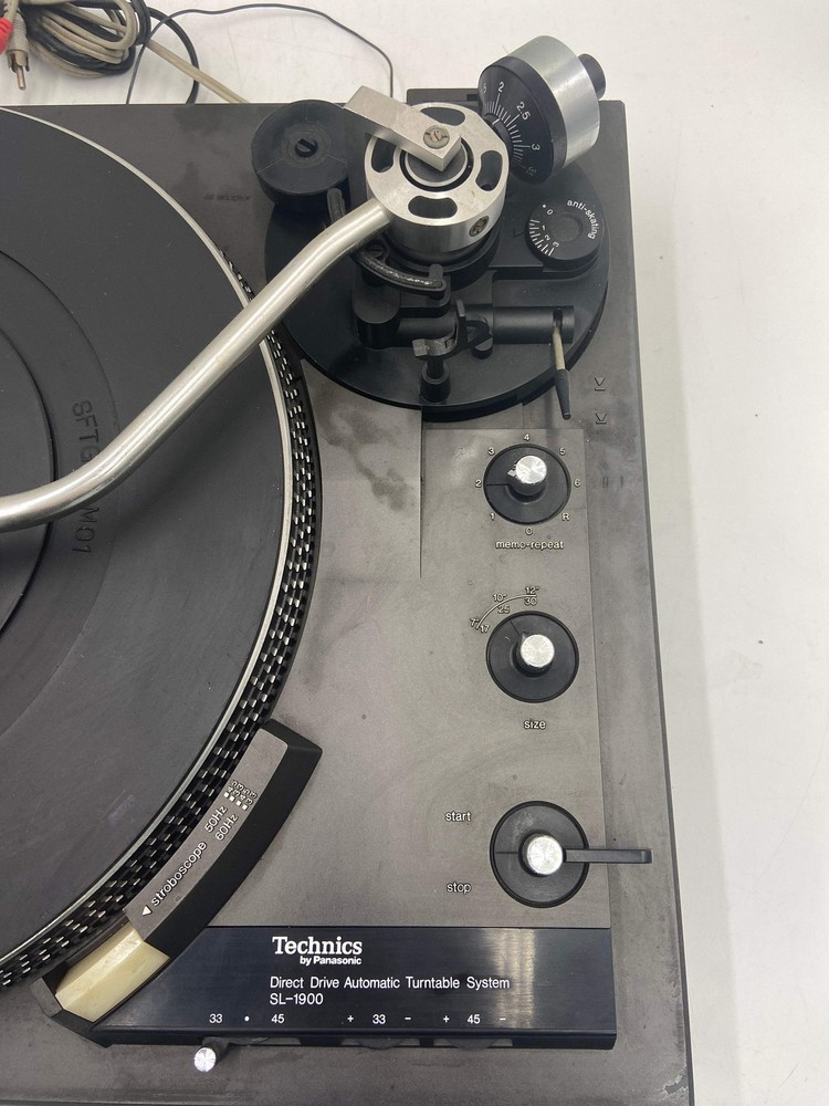 Technics By Panasonic SL-1900 Direct Drive Automatic Turntable System
