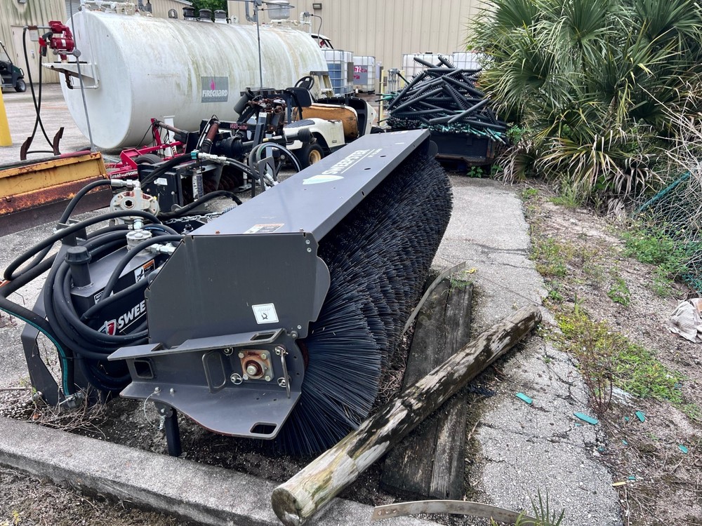 Paladin Hydraulic Sweeper Attachment – 2019 – Heavy Duty