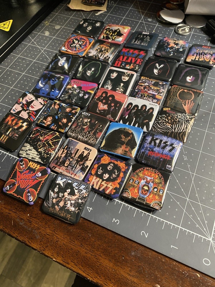 KISS - Pins - Pin Back Buttons Complete Discography Album Covers