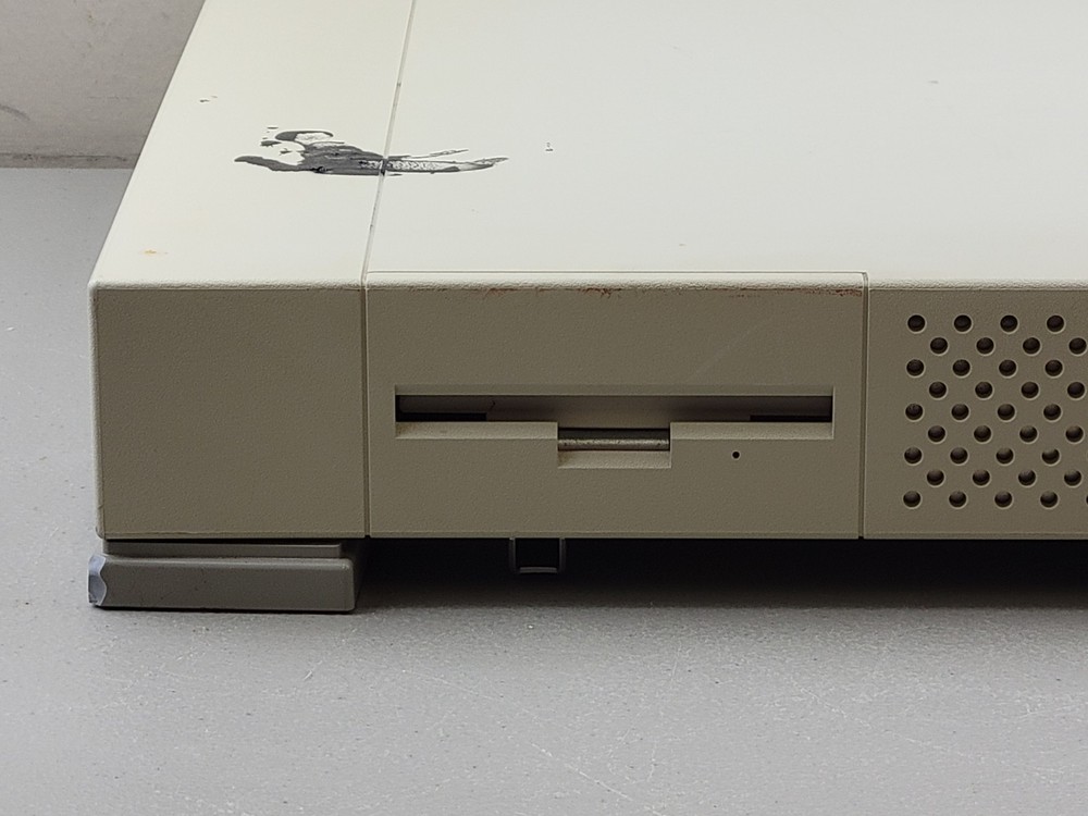 Sun Microsystems 147B SPARCstation 2 UNIX Computer Workstation - *POWERS ON*