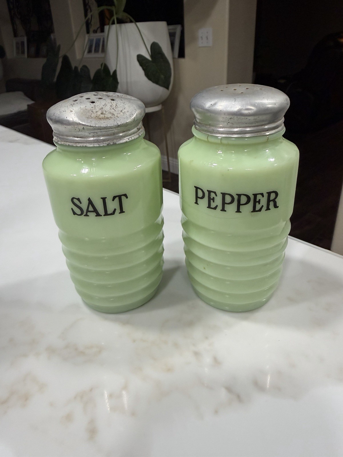 Jeannette Jadeite Beehive Salt & Pepper Shakers 1930's Uranium Glass