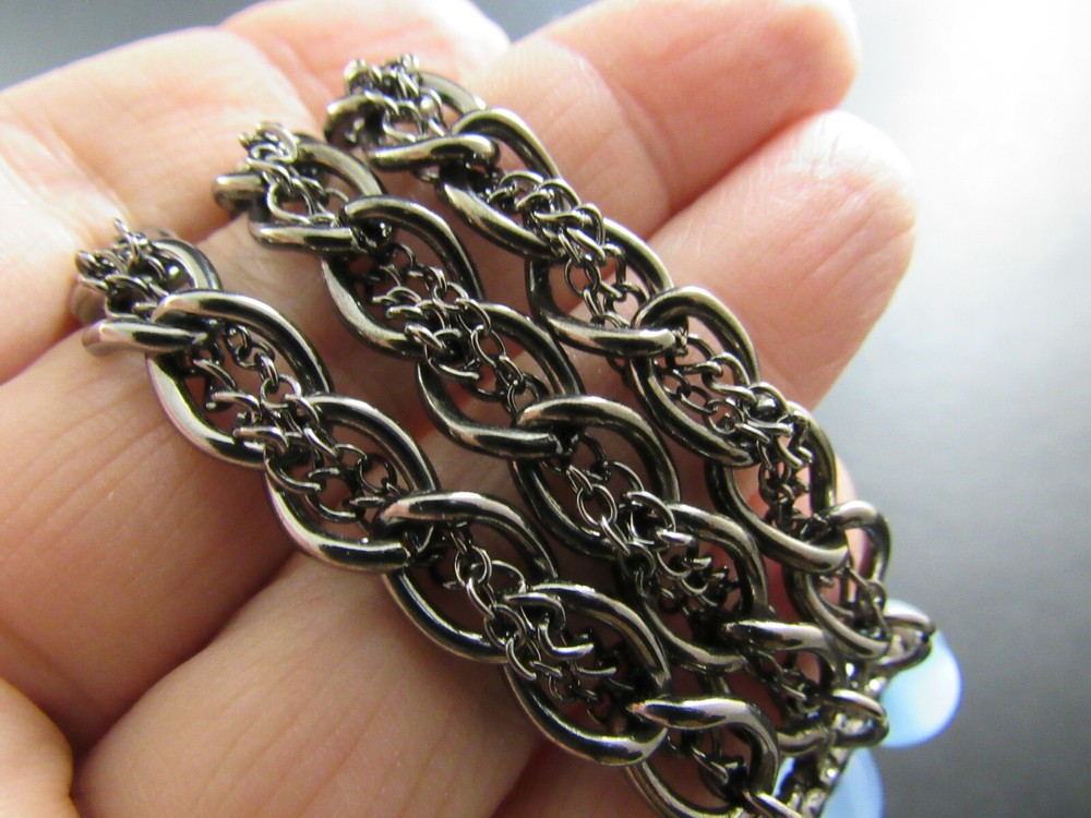 STRETH BRACELET SILVER TONE CHAINS BLUE MOONGLOW BEADS (E2)