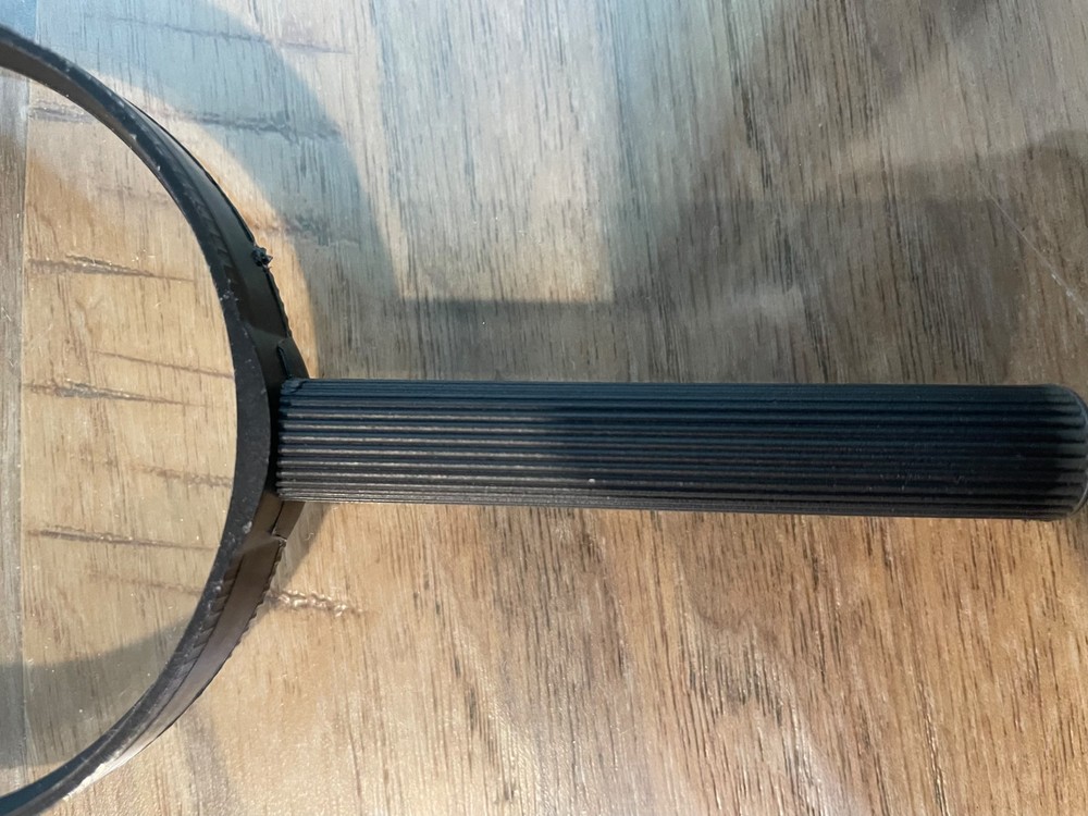 Excellent Condition Vintage Magnifying Glass