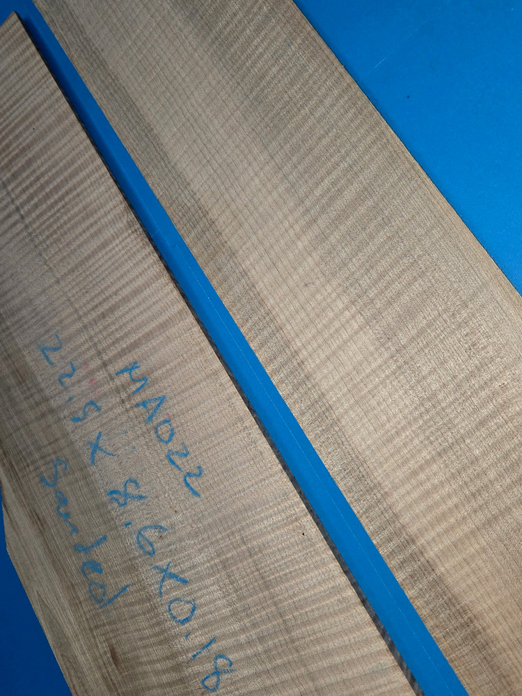 Curly Maple guitar back and sides MA022