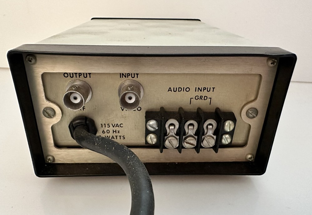 Vintage Dynair Electronics Mini-Mod TX2A Ch8 Audio Video EUC Tested Works