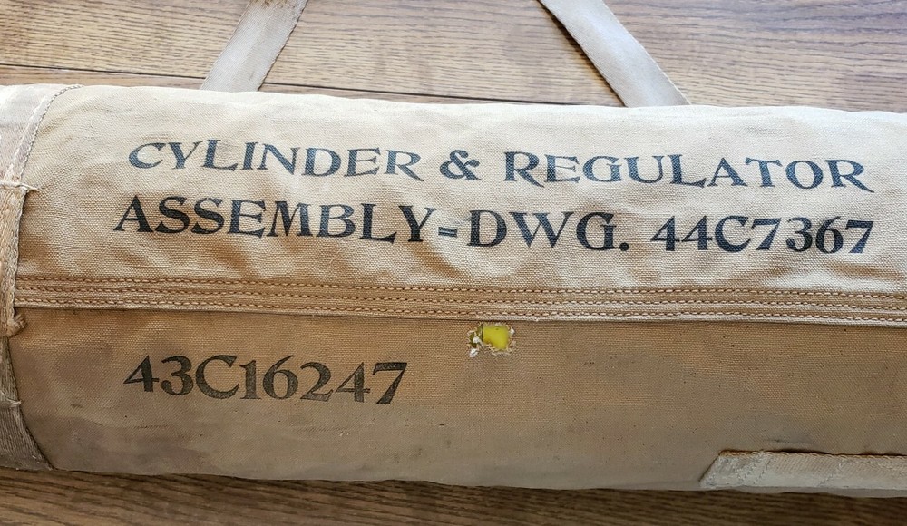 VINTAGE WWII Pilots Cylinder & Regulator with Canvas Case☆ Scott's Avaition Corp