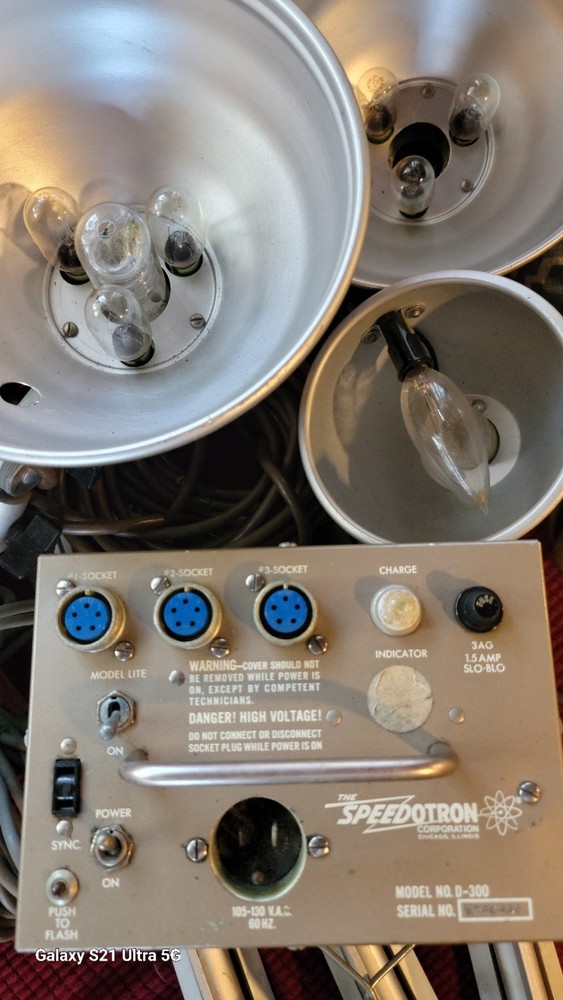 Studio Flash Lighting, Speedotron D-300