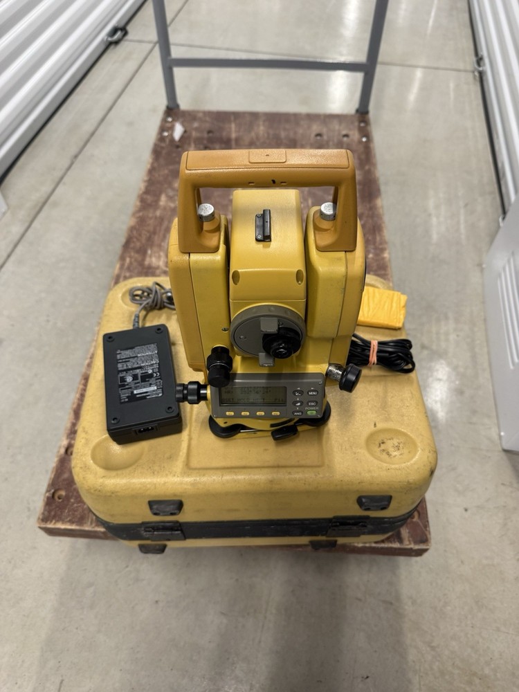 TOPCON GTS-225 Total Station – Excellent Condition