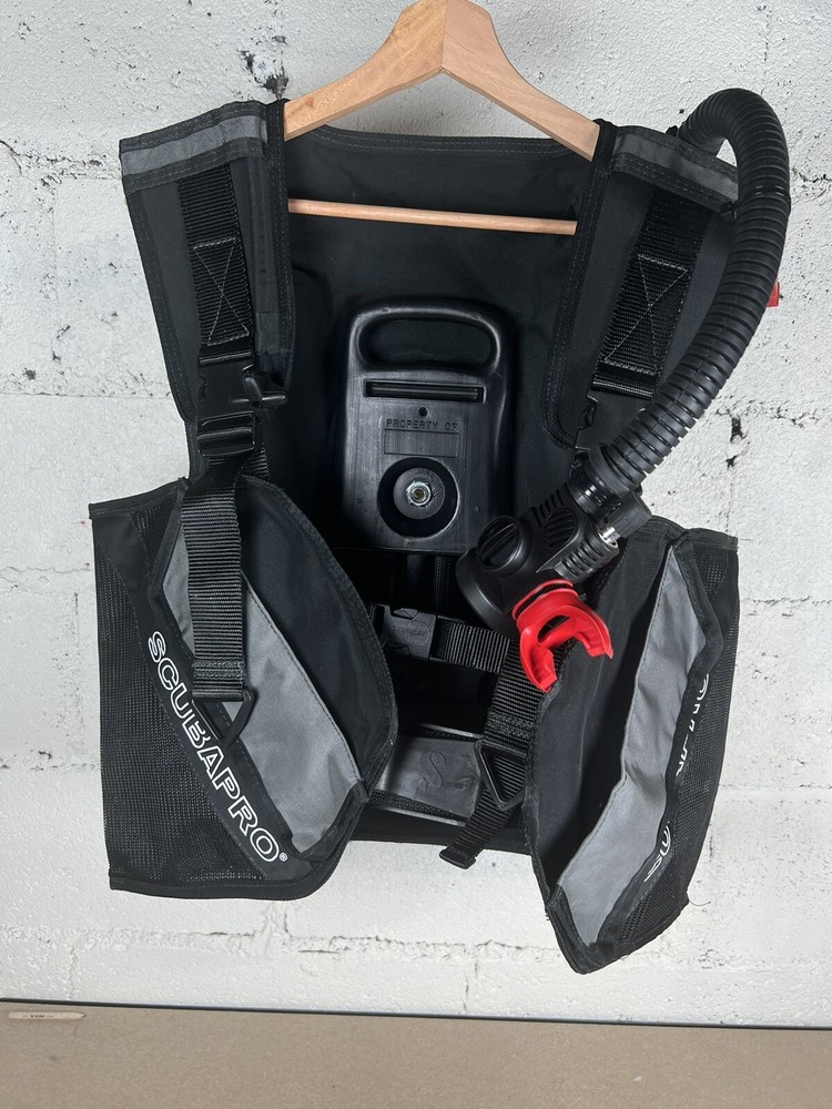 Scubapro w/ Air 2  Scuba Diving Size M