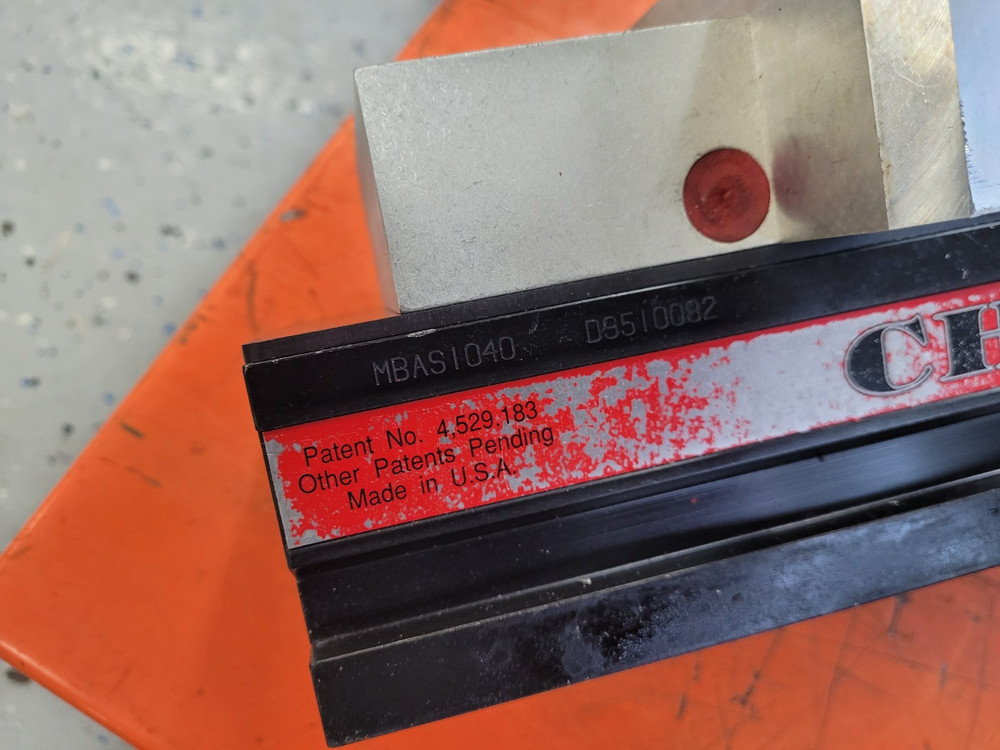 Chick Qwik Lok 4" Milling Vise with jaws