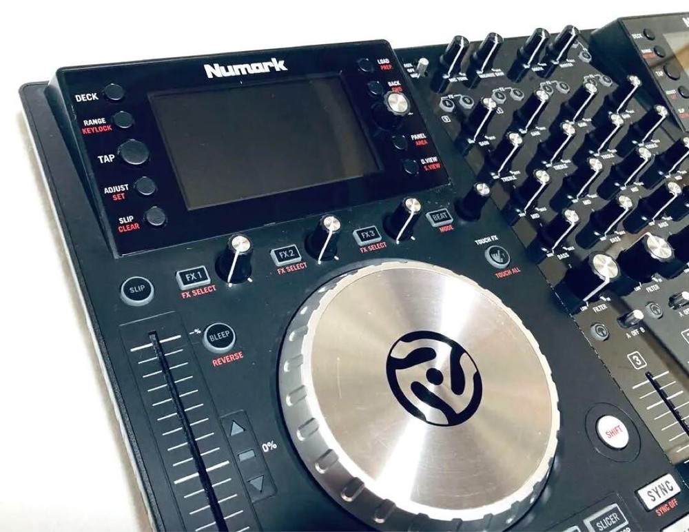 Numark NV 4 Deck Dual Display DJ Controller Black Very Good