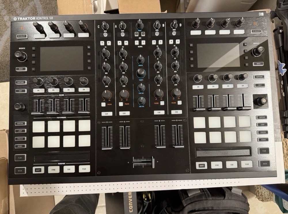 Traktor Controller Kontrol S8 NI DJ Mixer Flight WITH CASE Mint Fully TESTED