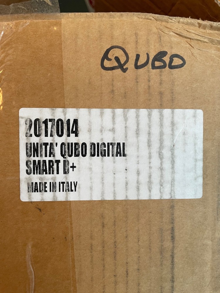 ELITE Qubo Bicycle Trainer w/ Digital Interactive Smart B+ Bluetooth connection