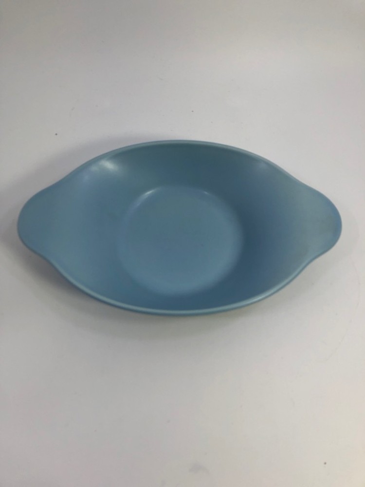 LT BLUE OVAL AU GRATIN BAKING DISH.