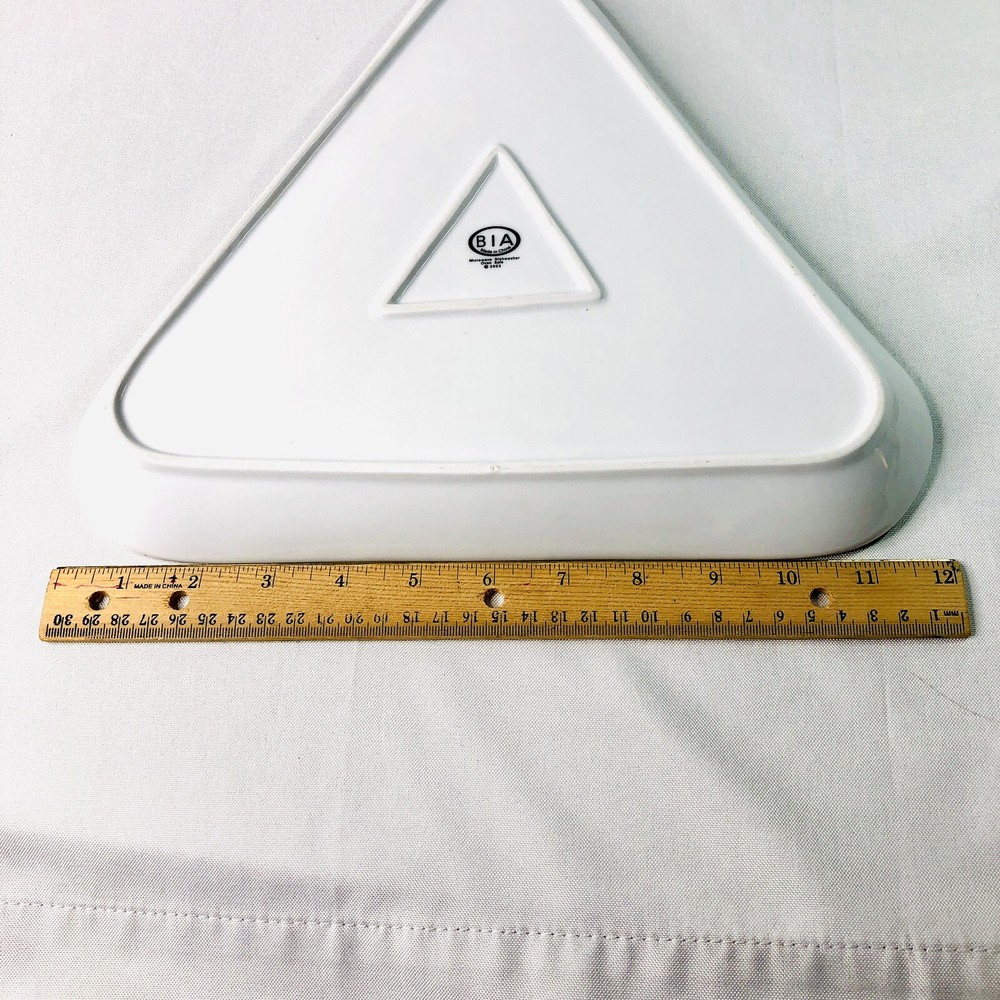 BIA 2003 Billiards Triangular Pool Ball Rack Ceramic Serving Dish 12 x 11in