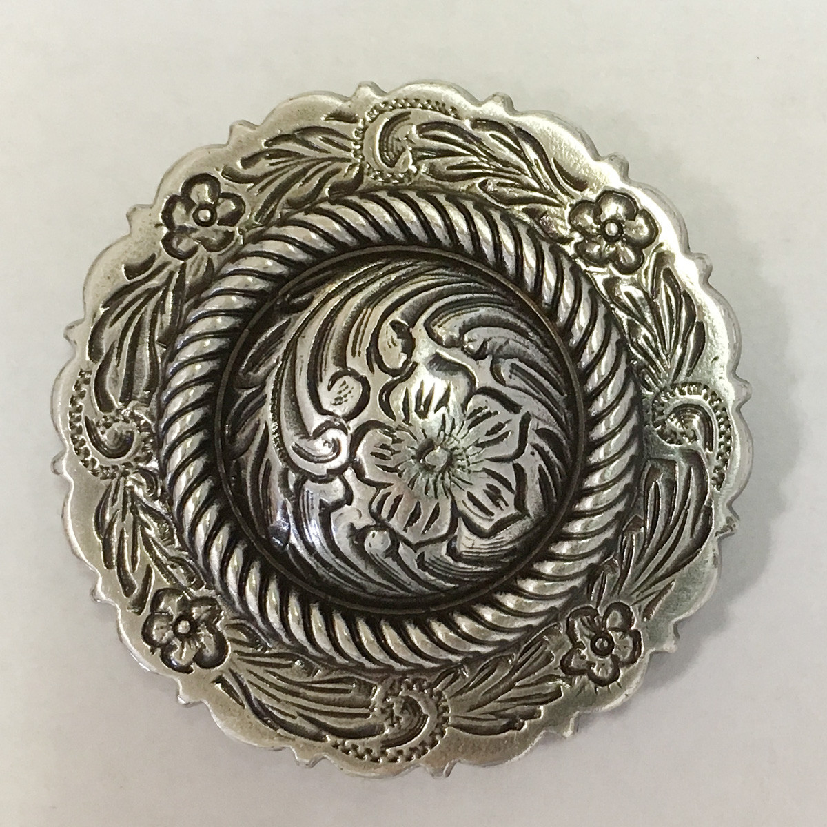 WESTERN SADDLE HEADSTALL HORSE TACK ANTIQUE ENGRAVED ROPE EDGE CONCHO screw back