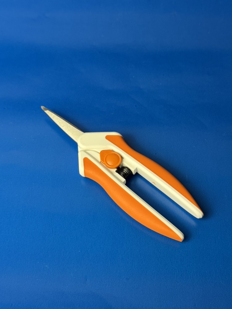 Fiskars Fabric Snips - 5” Scissors - NEW