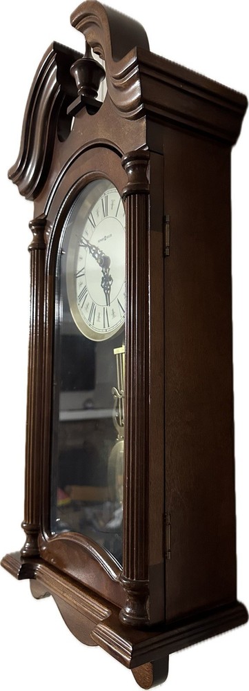 Howard Miller Everett 625-253 Chiming Wall Clock Winsor Cherry