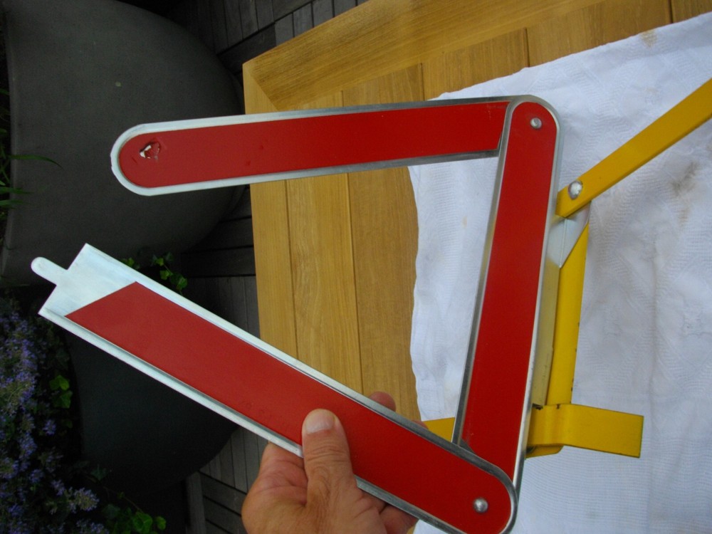 Fold-Out WARNING TRIANGLE Hazard Sign Sturdy Solid Metal Wind Resist USA Made