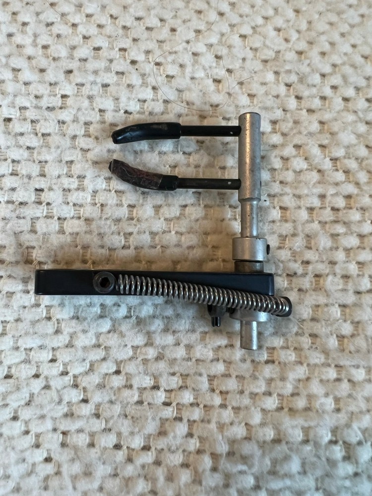 Dual Prong Flipper Rest